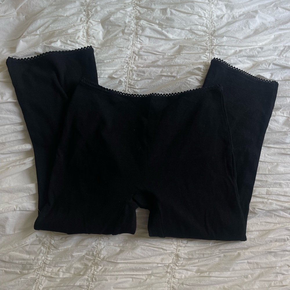 Princess Polly Black Capris with Scalloped Hem
